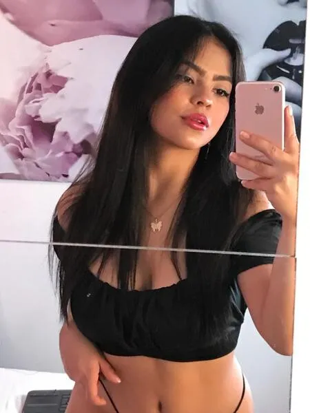 Live sex webcam photo for SaraSthepen #6121221