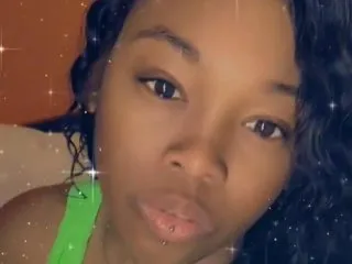 Live sex webcam photo for KiwiiBabii #8505564