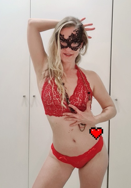 Live sex webcam photo for MaraElisa #3875715