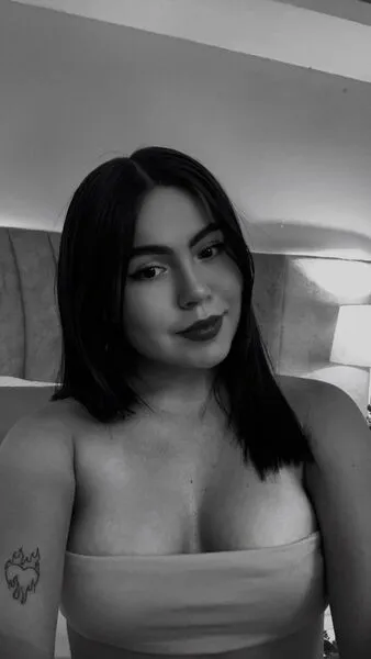 Live sex webcam photo for ElleWesst #6431862