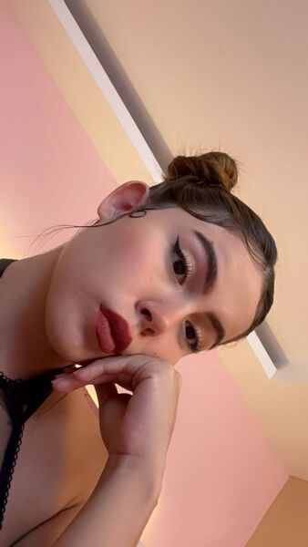 Live sex webcam photo for ElleWesst #6042867