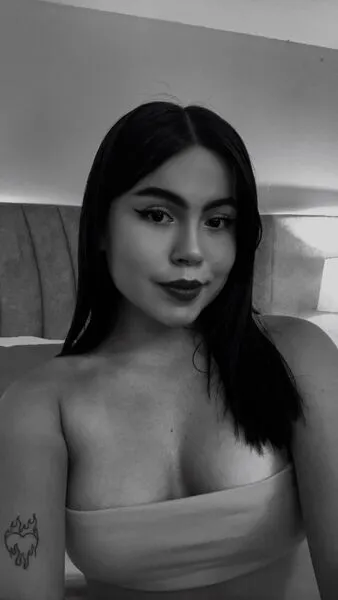 Live sex webcam photo for ElleWesst #6431863