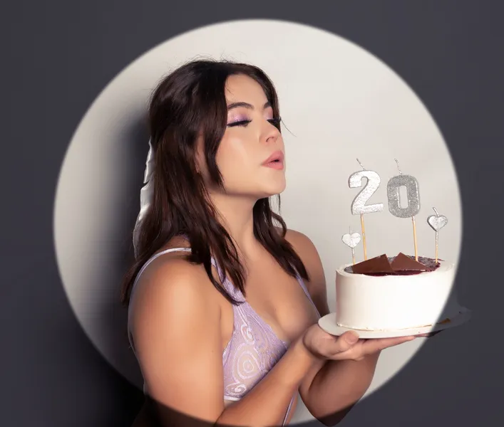 Live sex webcam photo for ElleWesst #6302006