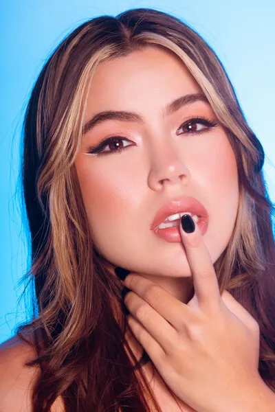 Live sex webcam photo for ElleWesst #7064370