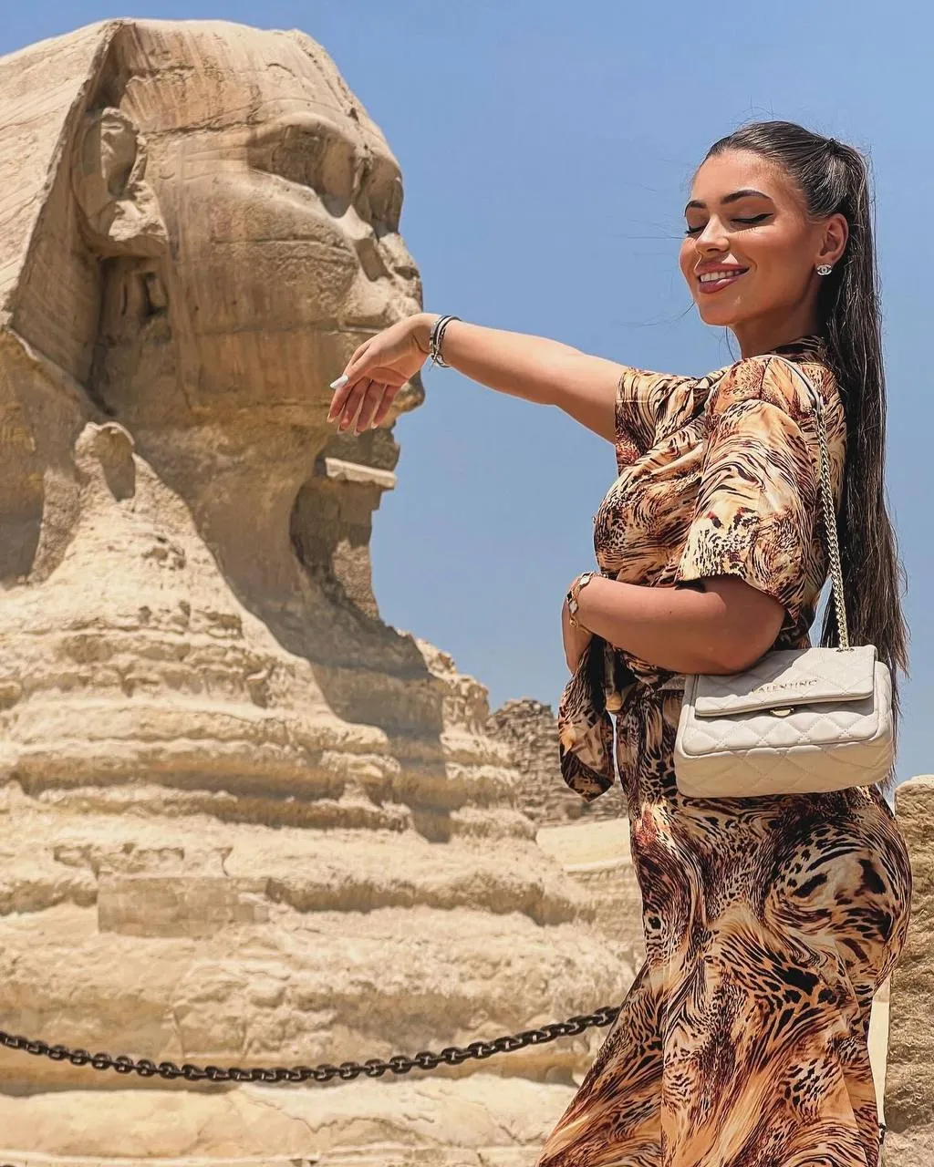 Live sex webcam photo for RoseVanessa #7899783