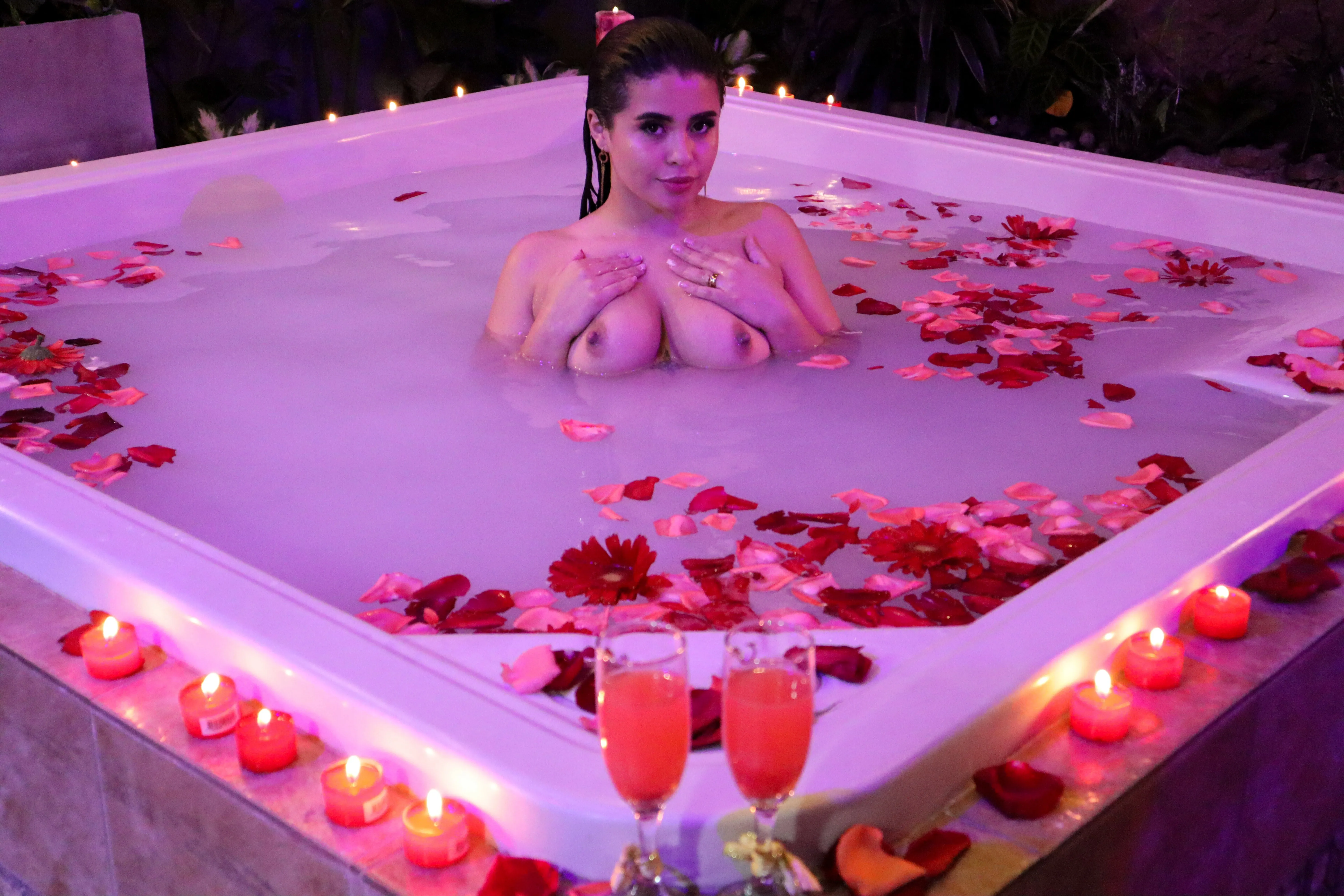 Live sex webcam photo for AgathaVegaa #7472543