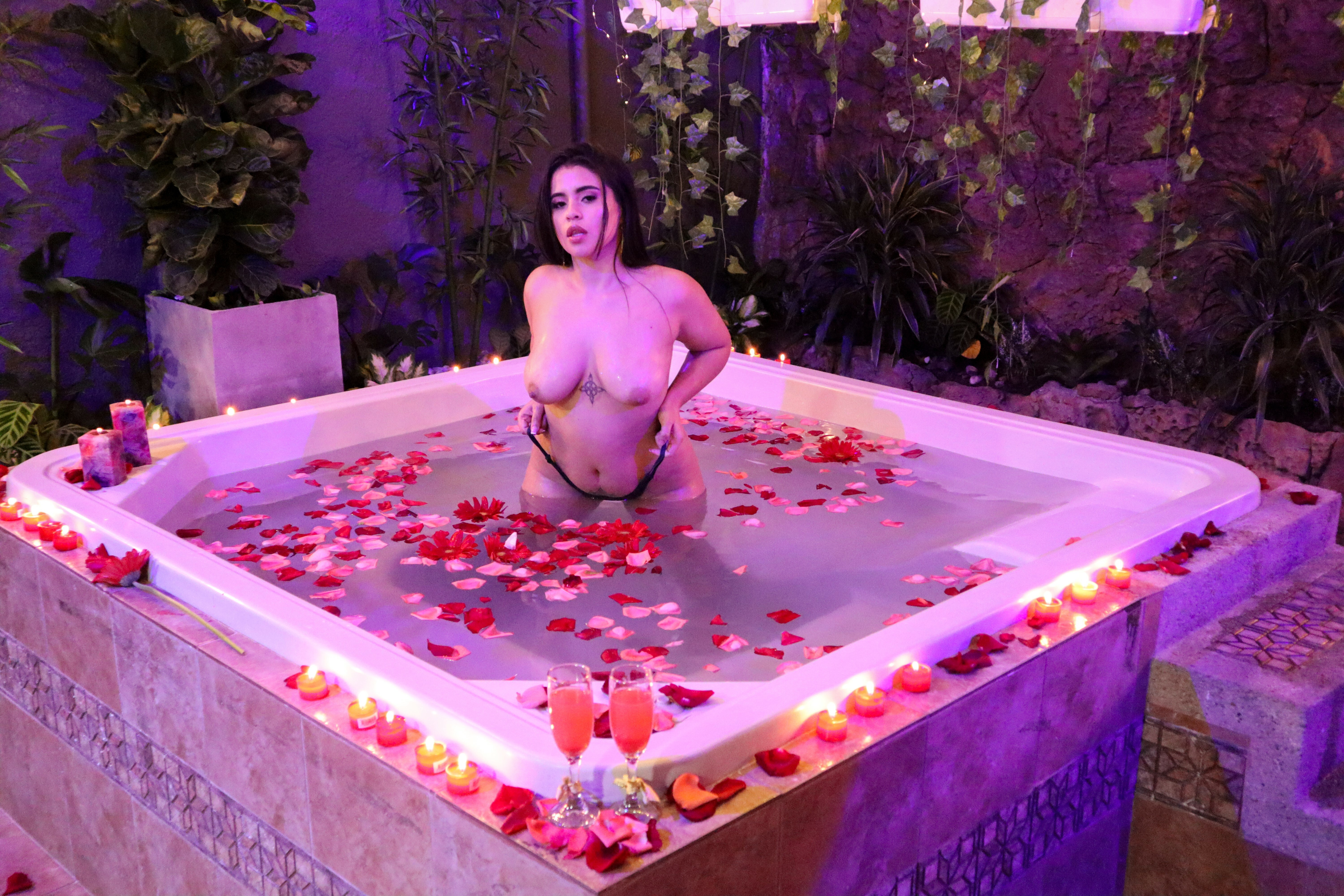 Live sex webcam photo for AgathaVegaa #7472493