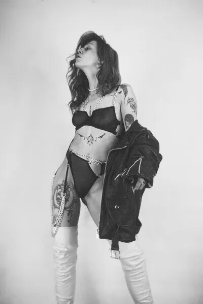 Live sex webcam photo for Alisa88 #4067551