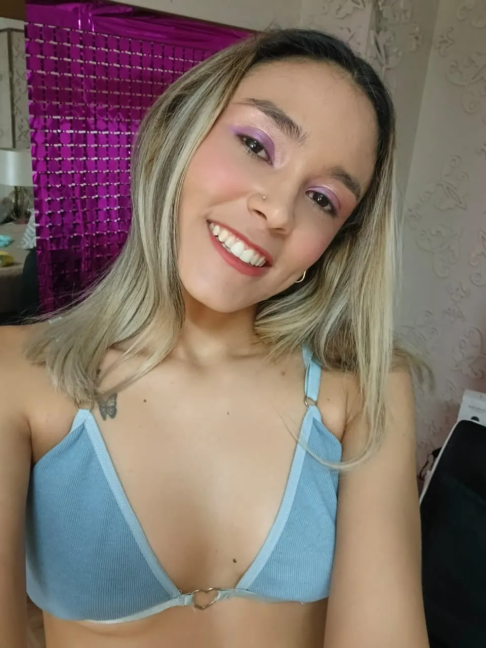 Live sex webcam photo for TaraHot #8429407