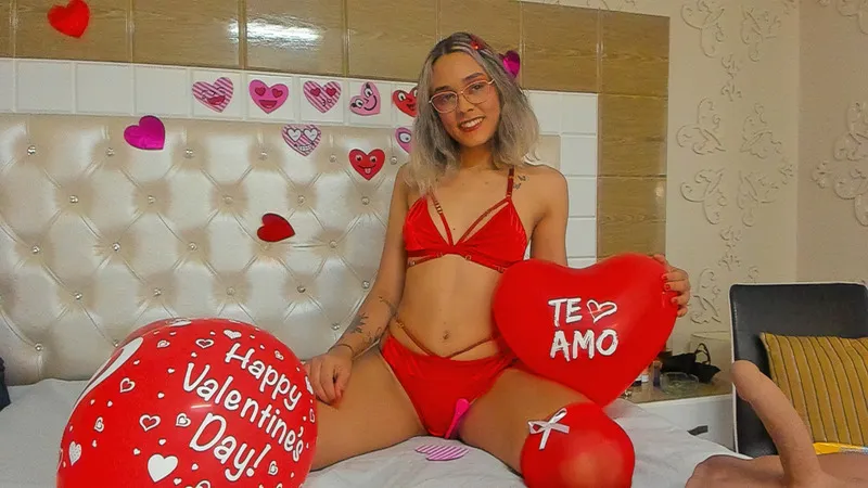 Live sex webcam photo for TaraHot #8428150