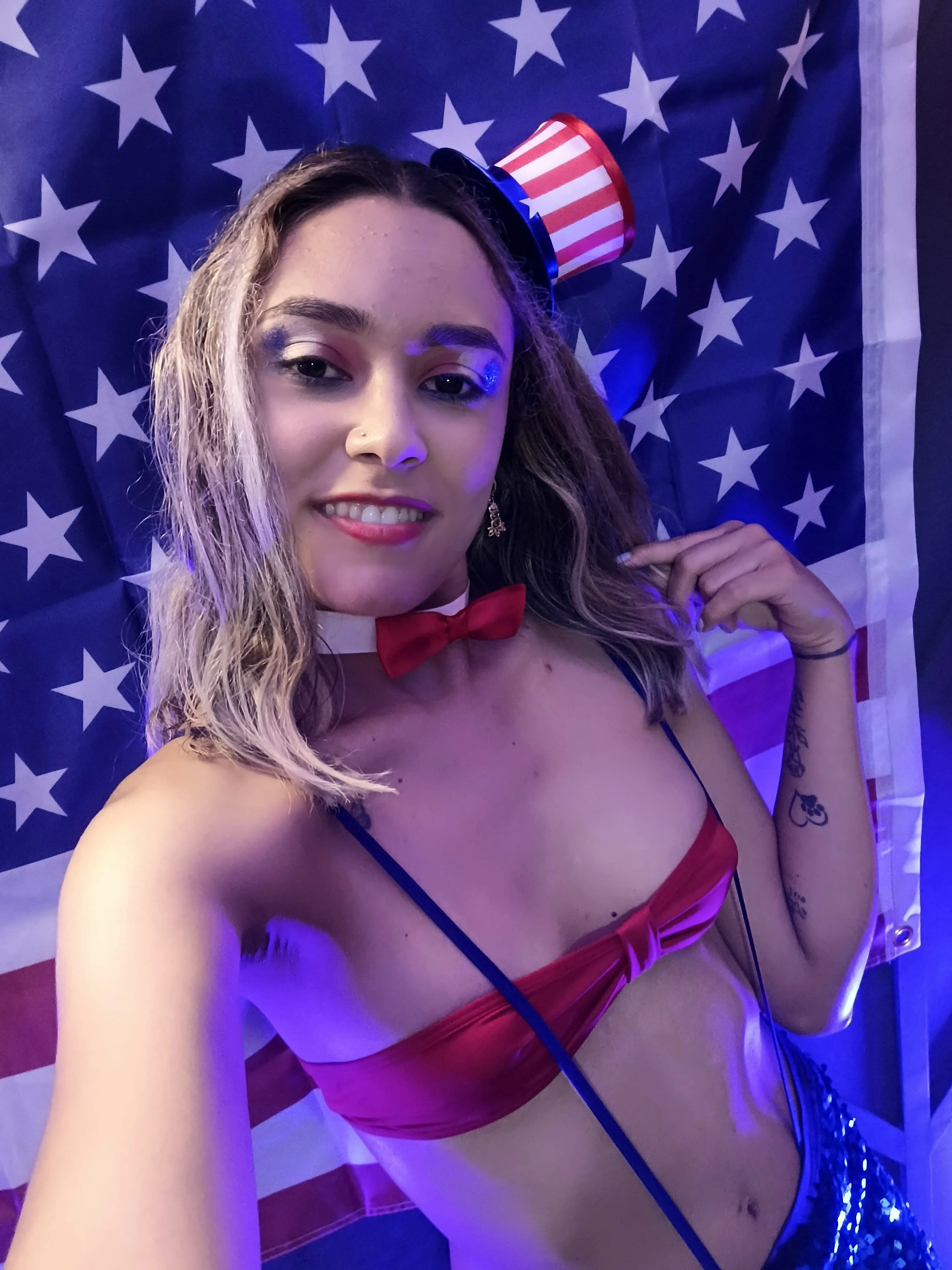 Live sex webcam photo for TaraHot #8429234