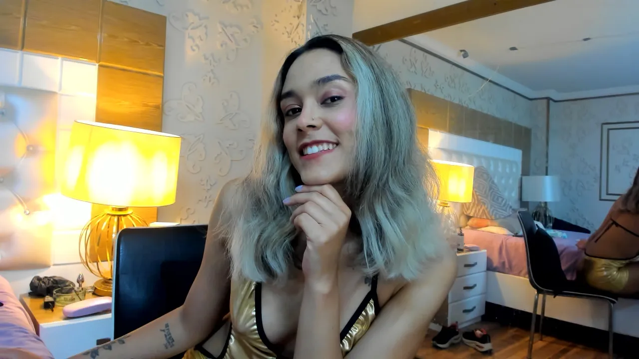 Live sex webcam photo for TaraHot #8429377