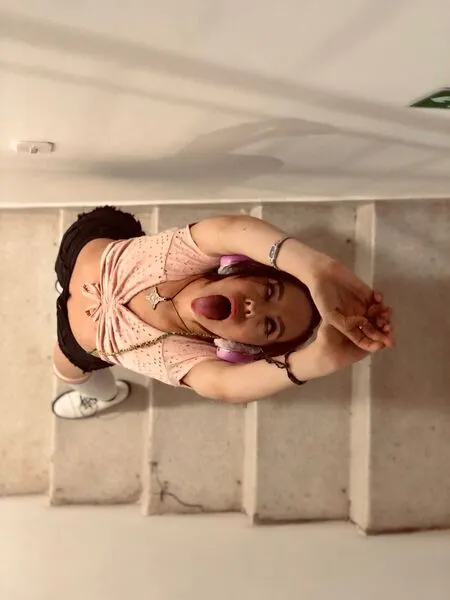 Live sex webcam photo for MartinaGagner #5584958