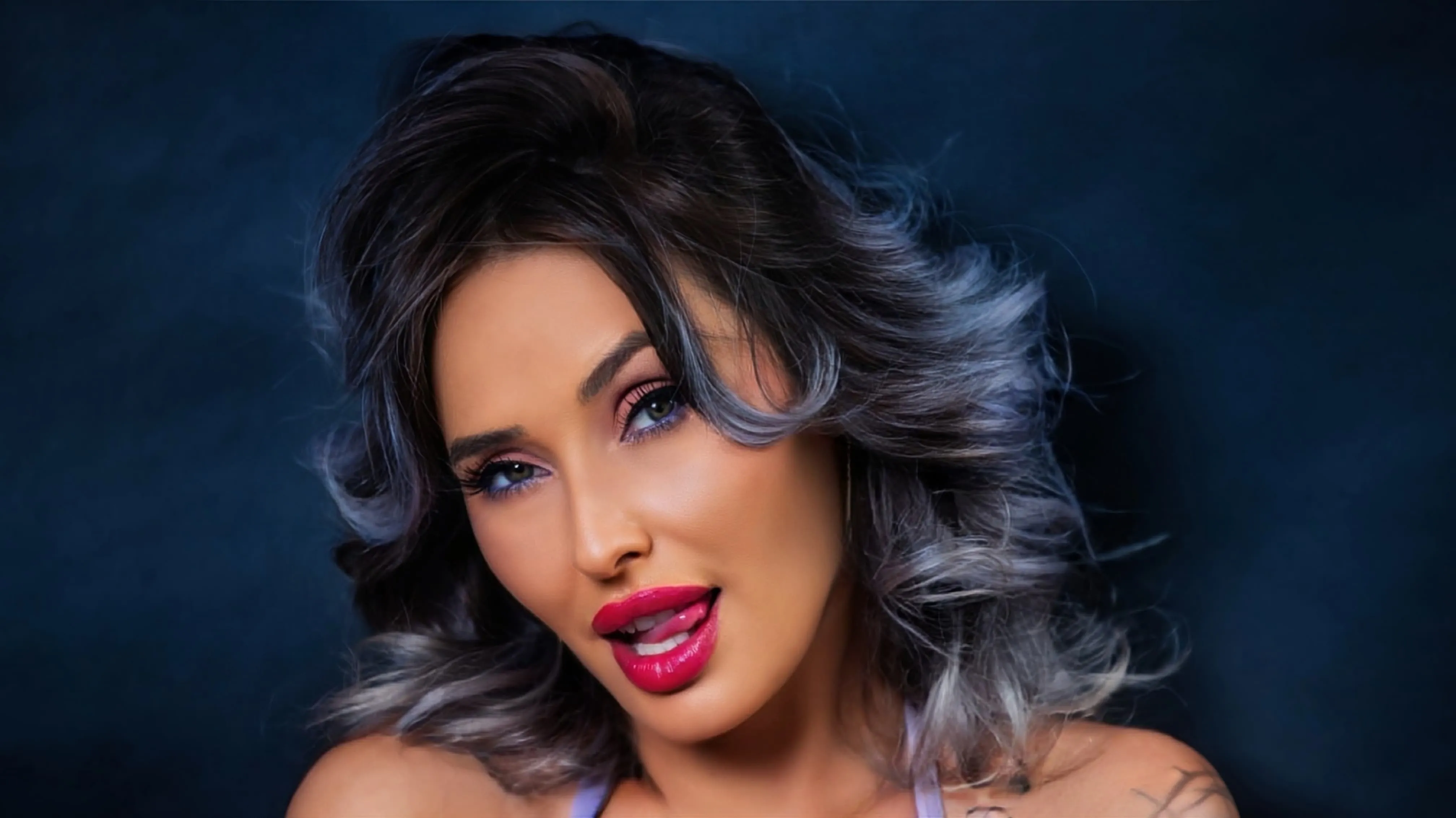 Live sex webcam photo for IssaSmithx #7898548