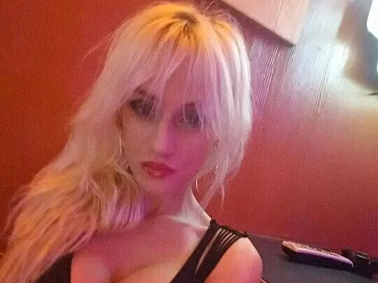 Live sex webcam photo for ScarlettMonroe #3947026