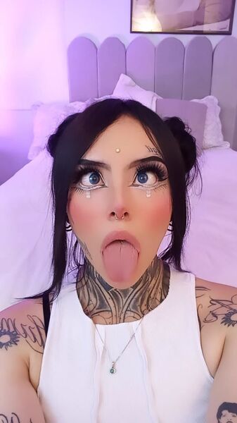 Live sex webcam photo for MiaMoore18 #6503188