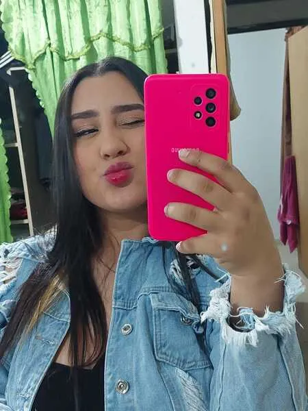 Live sex webcam photo for LisaEvanss #4254119