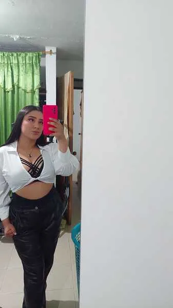 Live sex webcam photo for LisaEvanss #4243897
