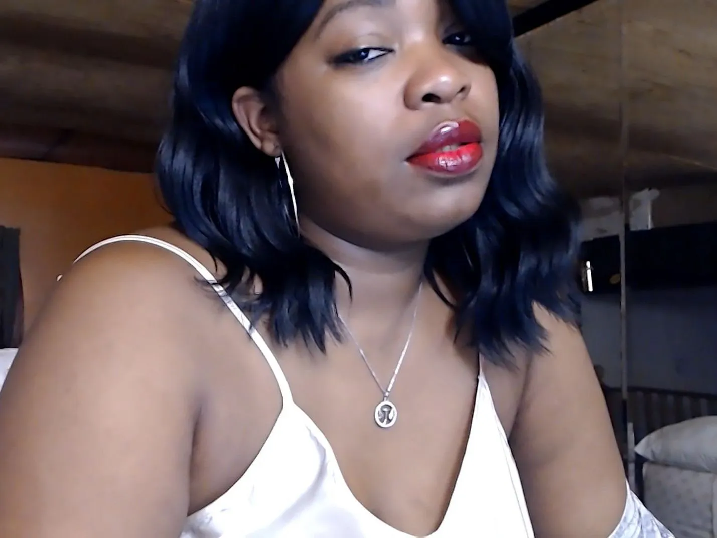 Live sex webcam photo for DevineBlessing21 #3982143