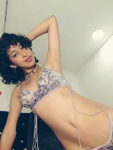 Live sex webcam photo for Katalinaaa #7497097