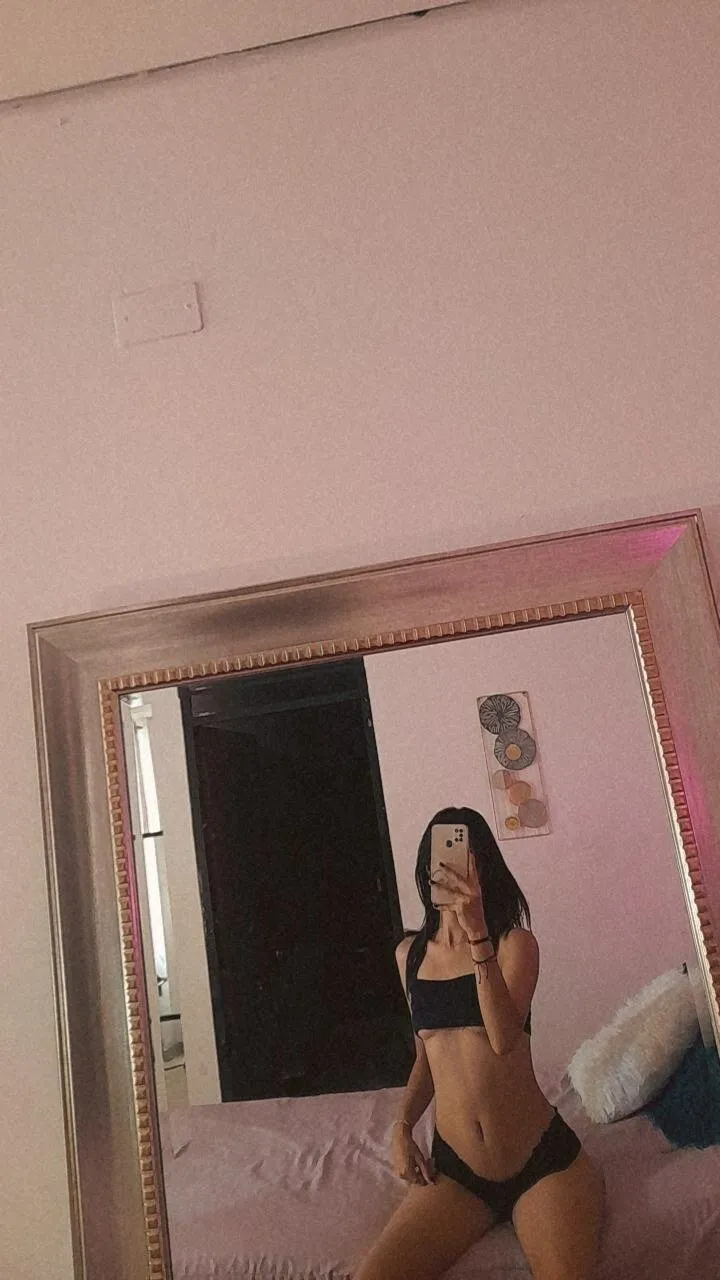 Live sex webcam photo for Katalinaaa #7496995