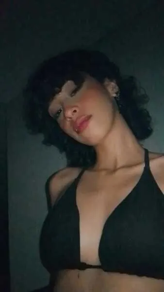 Live sex webcam photo for Katalinaaa #7497085