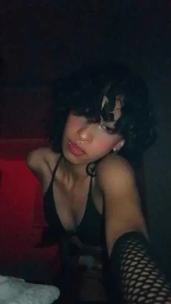 Live sex webcam photo for Katalinaaa #7497086