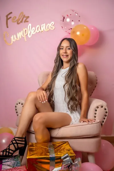 Live sex webcam photo for ValeriiaBrown #4158311