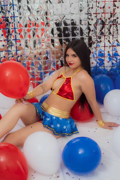 Live sex webcam photo for MiaNeilld #5385919