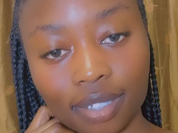 Live sex webcam photo for PetiteAmberX #3927190