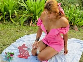 Live sex webcam photo for AmberMartinss #5999940