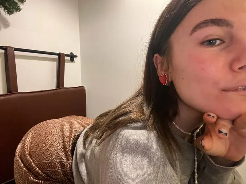 Live sex webcam photo for LinaStoness #4093687