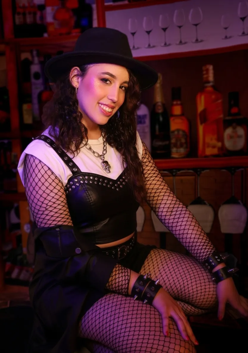 Live sex webcam photo for AnnaKing #7883122