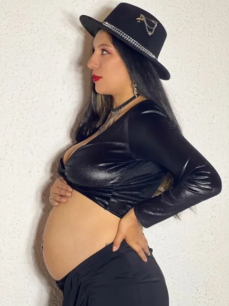 Live sex webcam photo for PennyBelvet #5425560