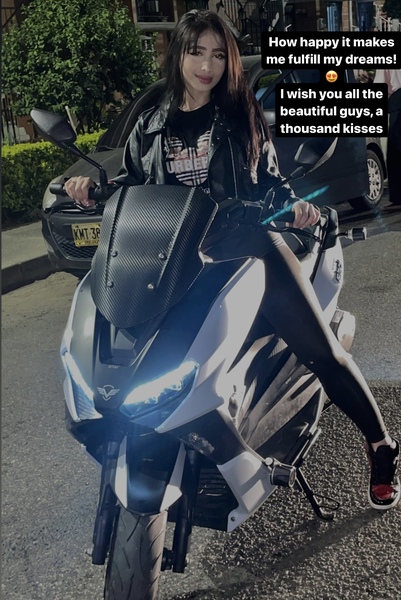 Live sex webcam photo for ElizabethAngel #4264543