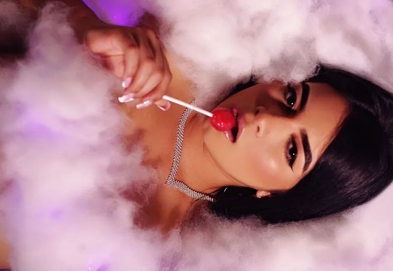 Live sex webcam photo for AliceHill18 #5348796