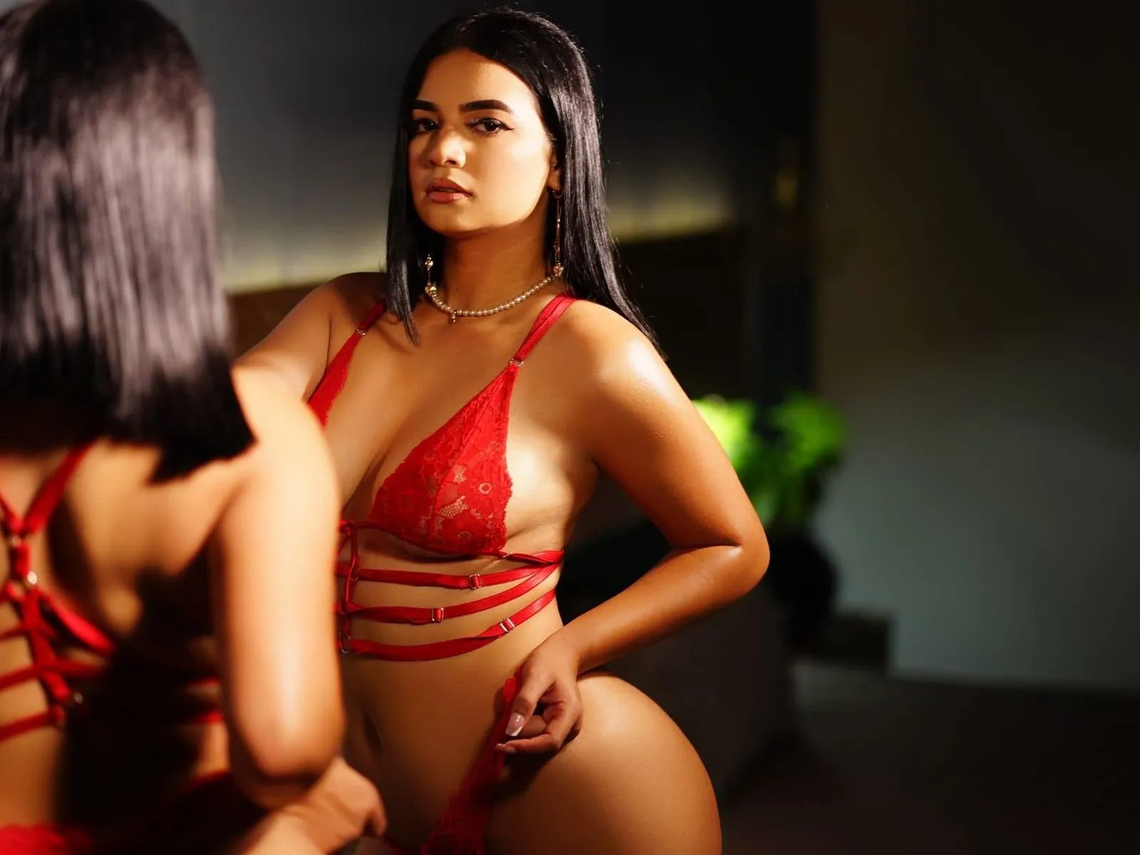 Live sex webcam photo for AliceHill18 #5635614