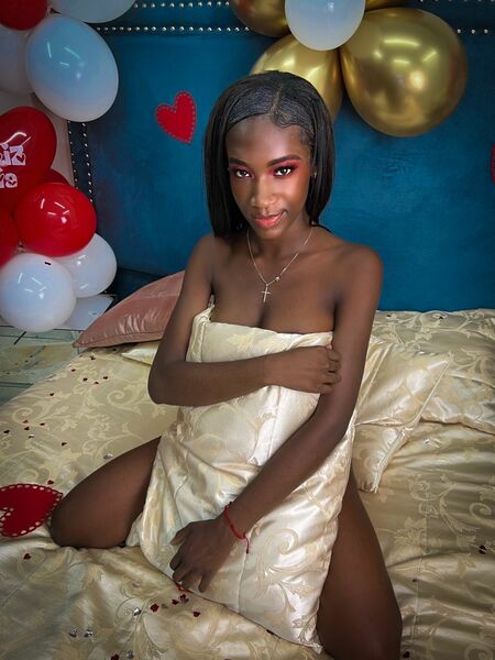 Live sex webcam photo for AishaBone #4071662