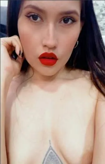 Live sex webcam photo for BrianaHunter69 #7329902