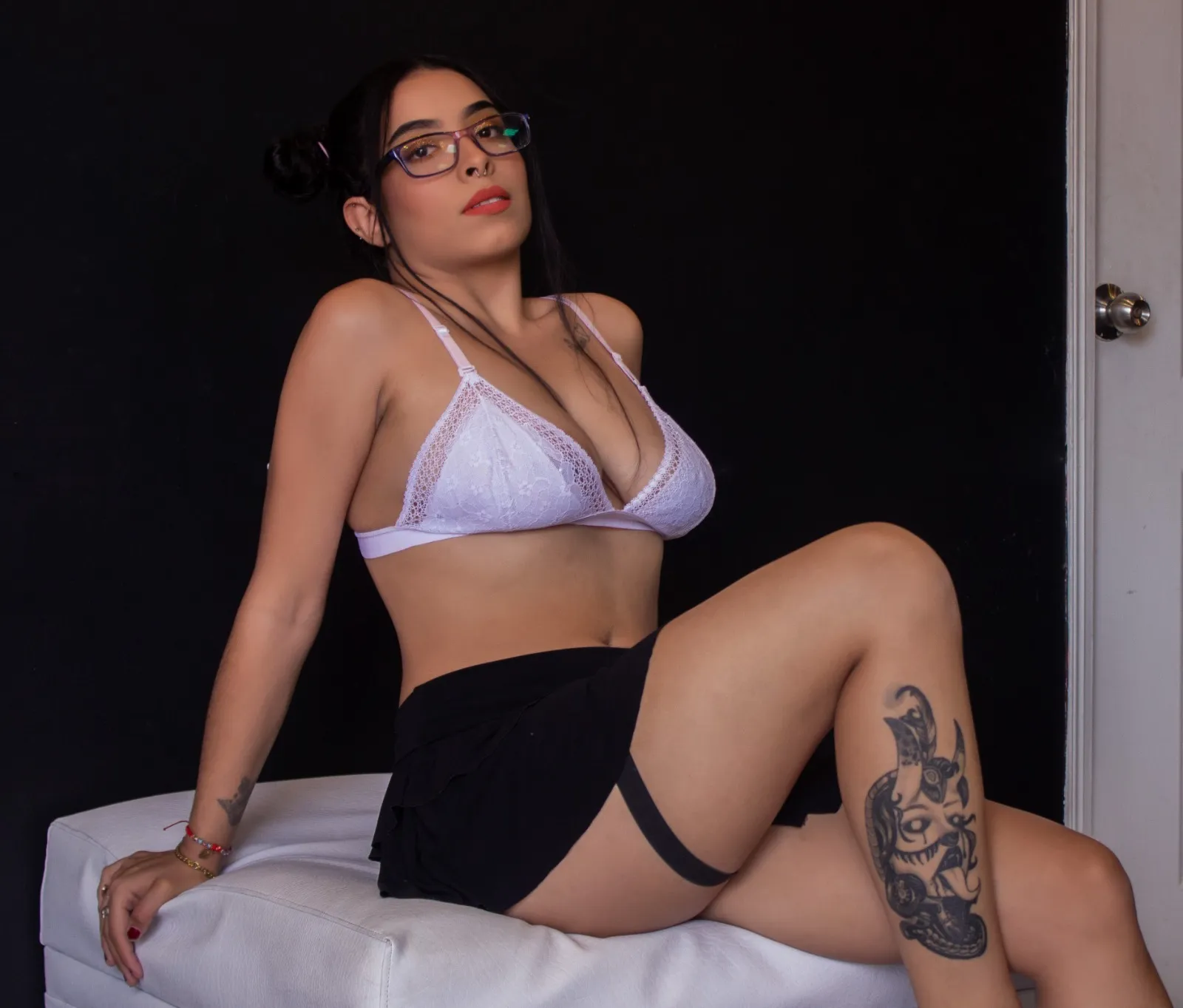 Live sex webcam photo for CharlotteeLopez #7812583