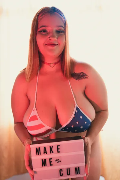 Live sex webcam photo for LunaBoobies #6112688