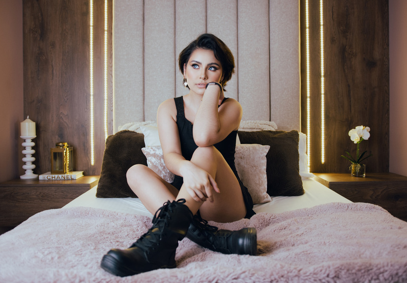 Live sex webcam photo for KenyaBrooks #4126462