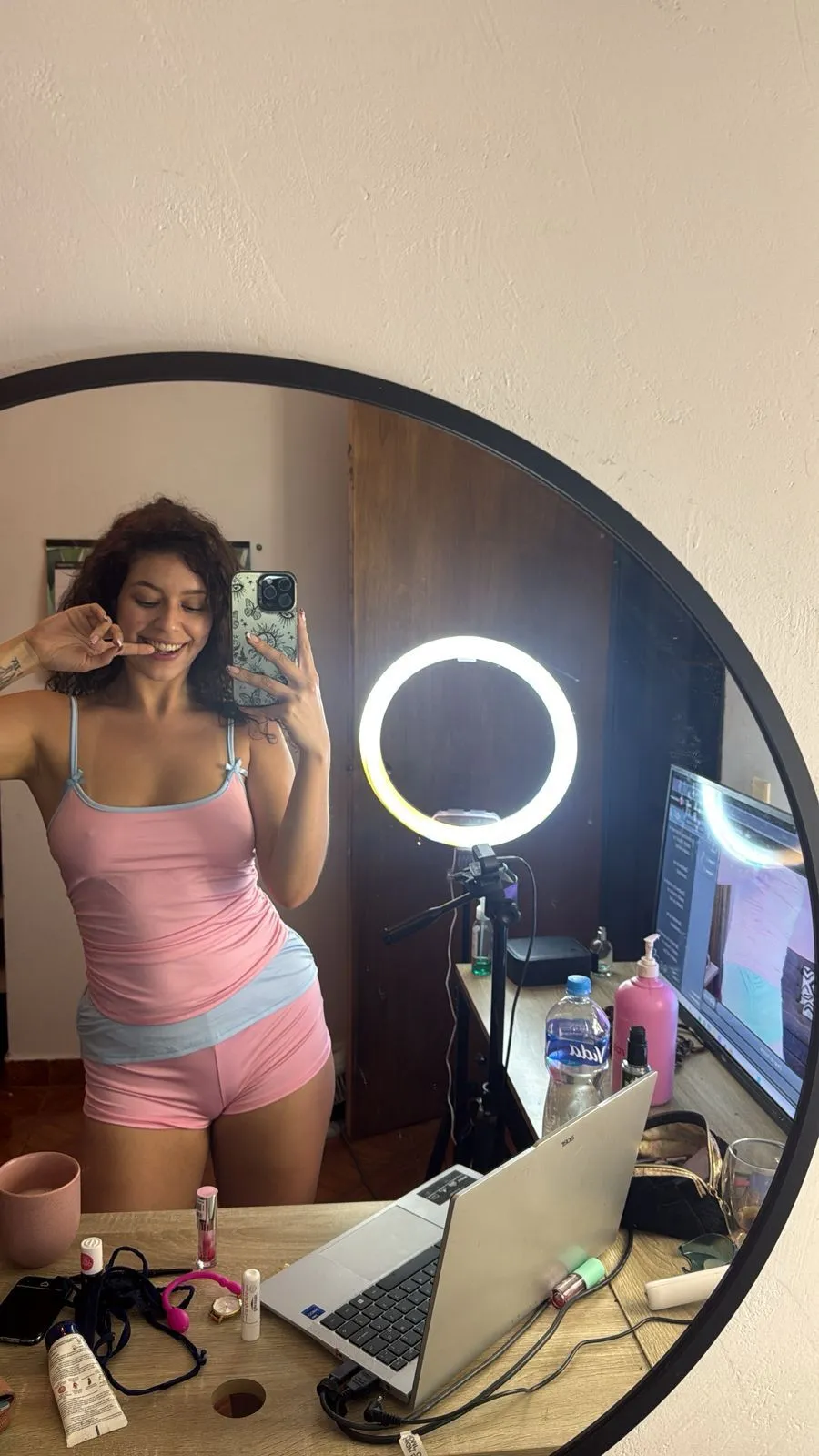 Live sex webcam photo for SofiaCasstro #8523550