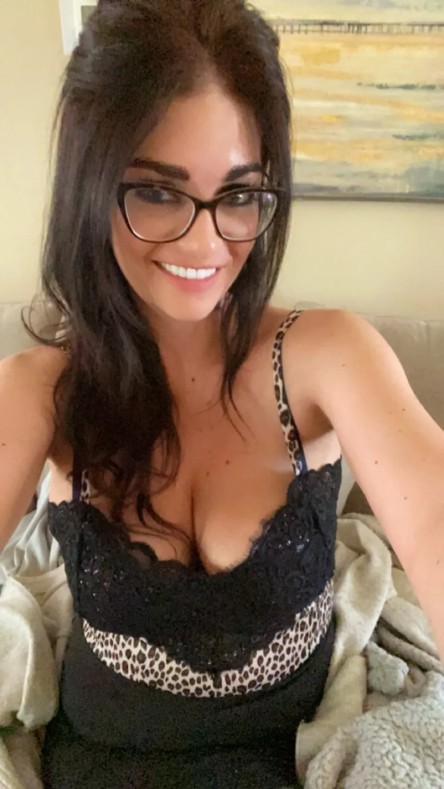 Live sex webcam photo for LunaLyons #8132318