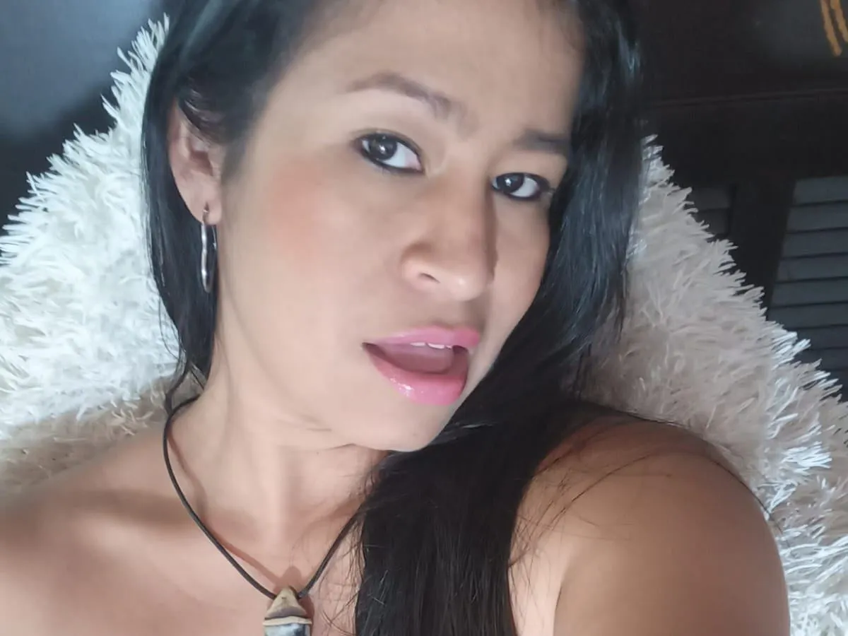 Live sex webcam photo for ARIADNE989 #5335201