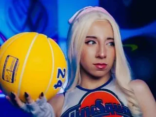 Live sex webcam photo for MIAADOLYN #6277200