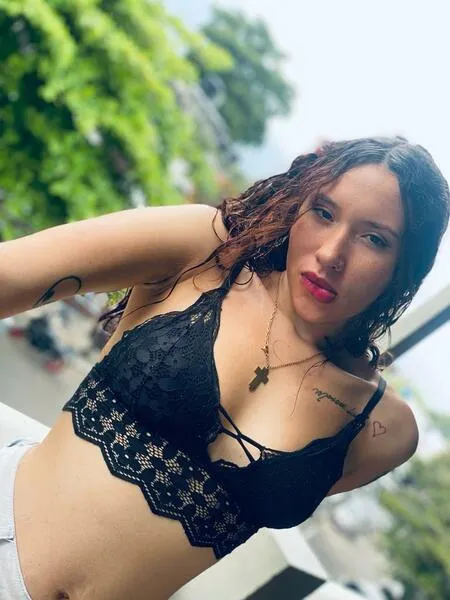 Live sex webcam photo for ScarlettBigLips #4029568