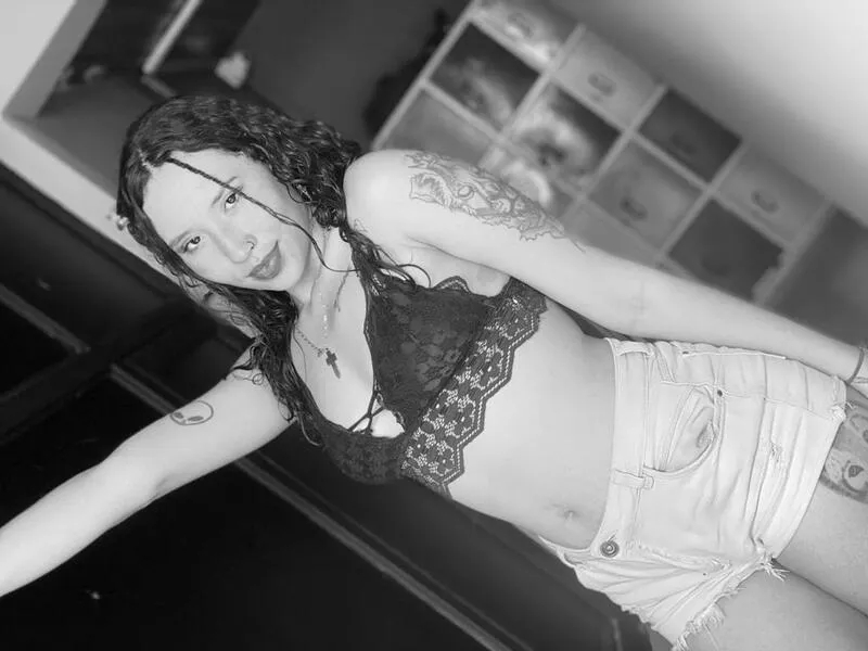 Live sex webcam photo for ScarlettBigLips #4029507