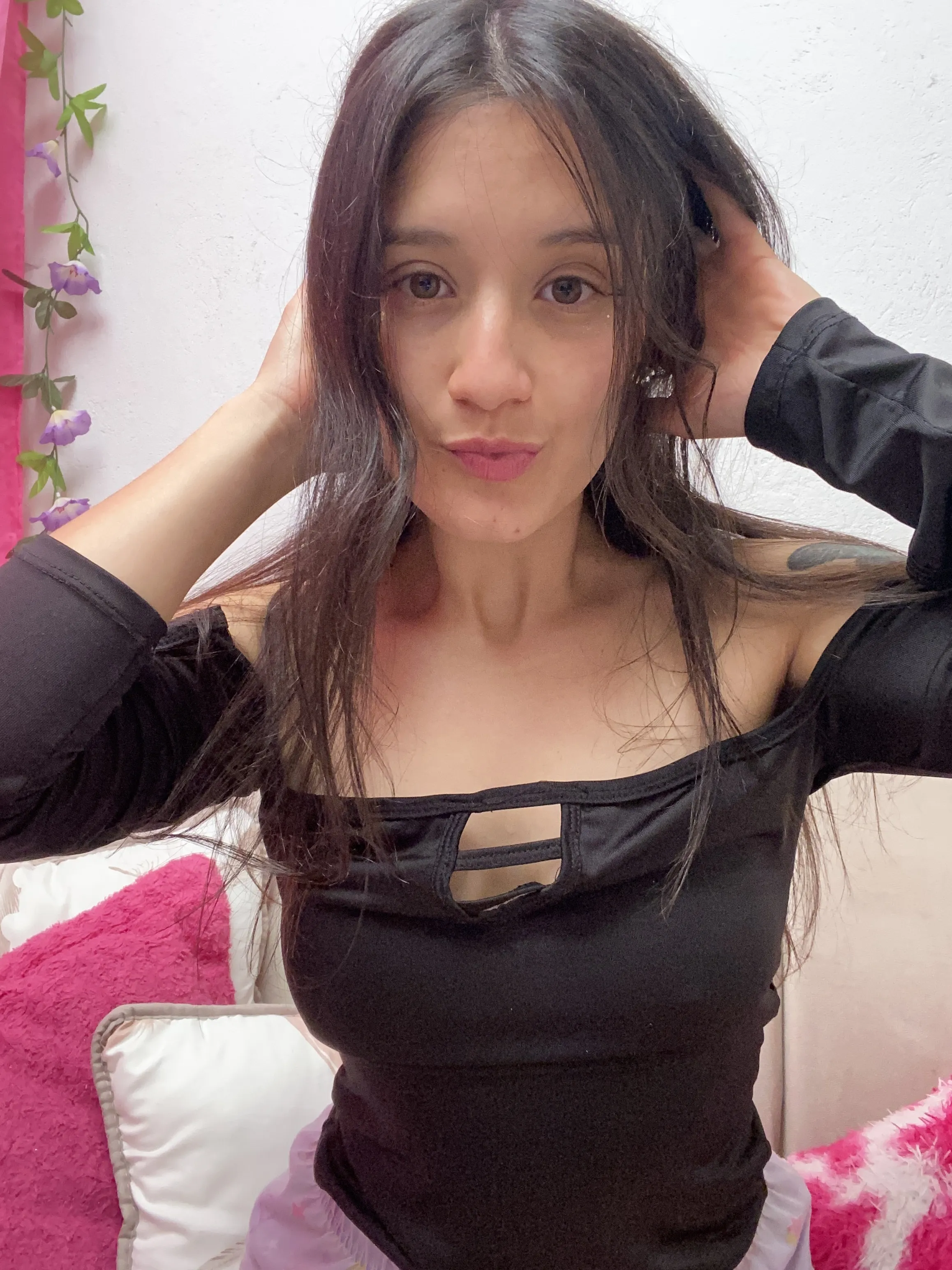 Live sex webcam photo for Kimyrosse #7115075