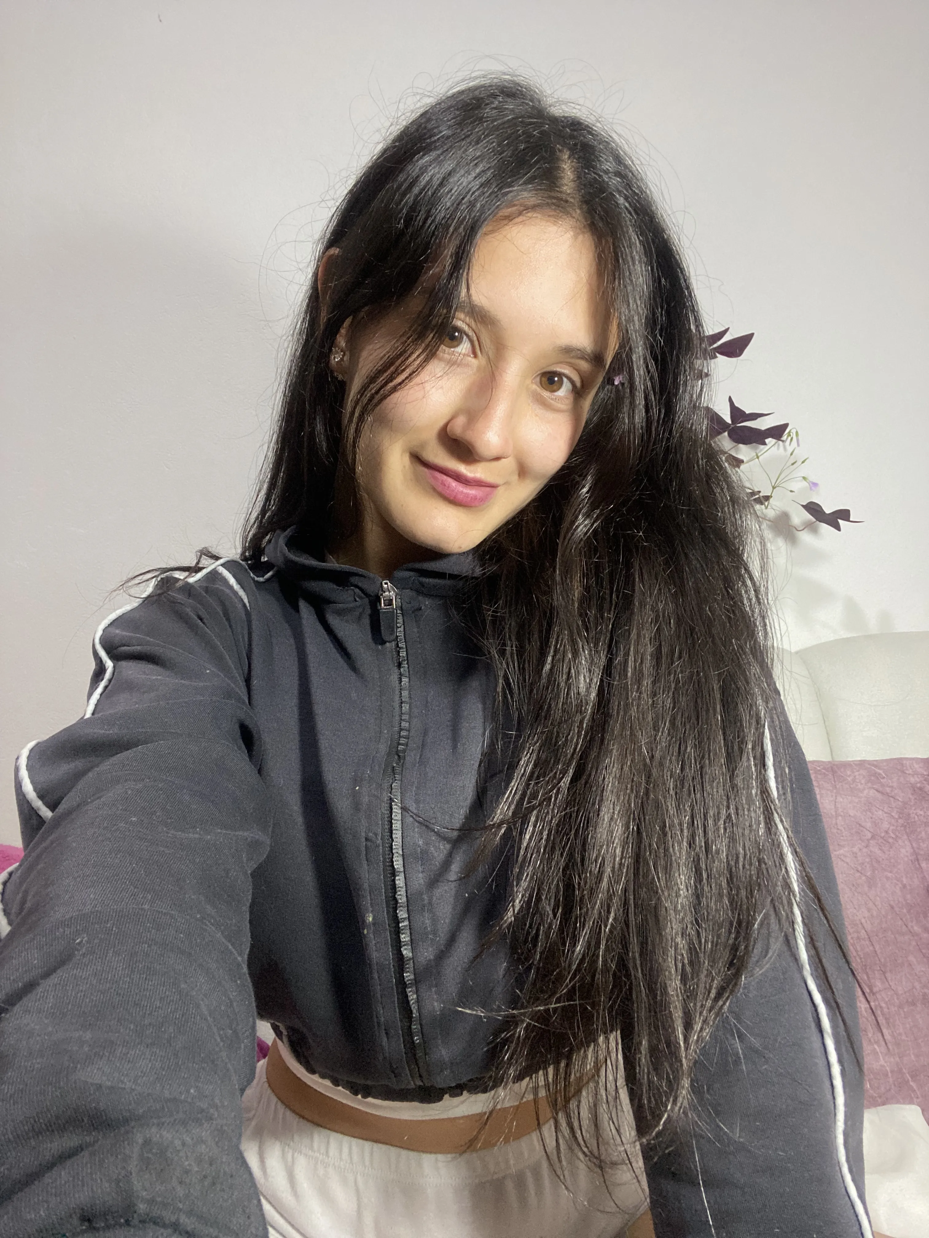 Live sex webcam photo for Kimyrosse #7488540